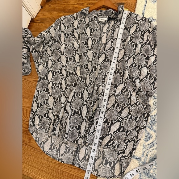 A.L.C. Noreen Dolman Snake-Print Silk Blouse size 2 - Picture 9 of 11